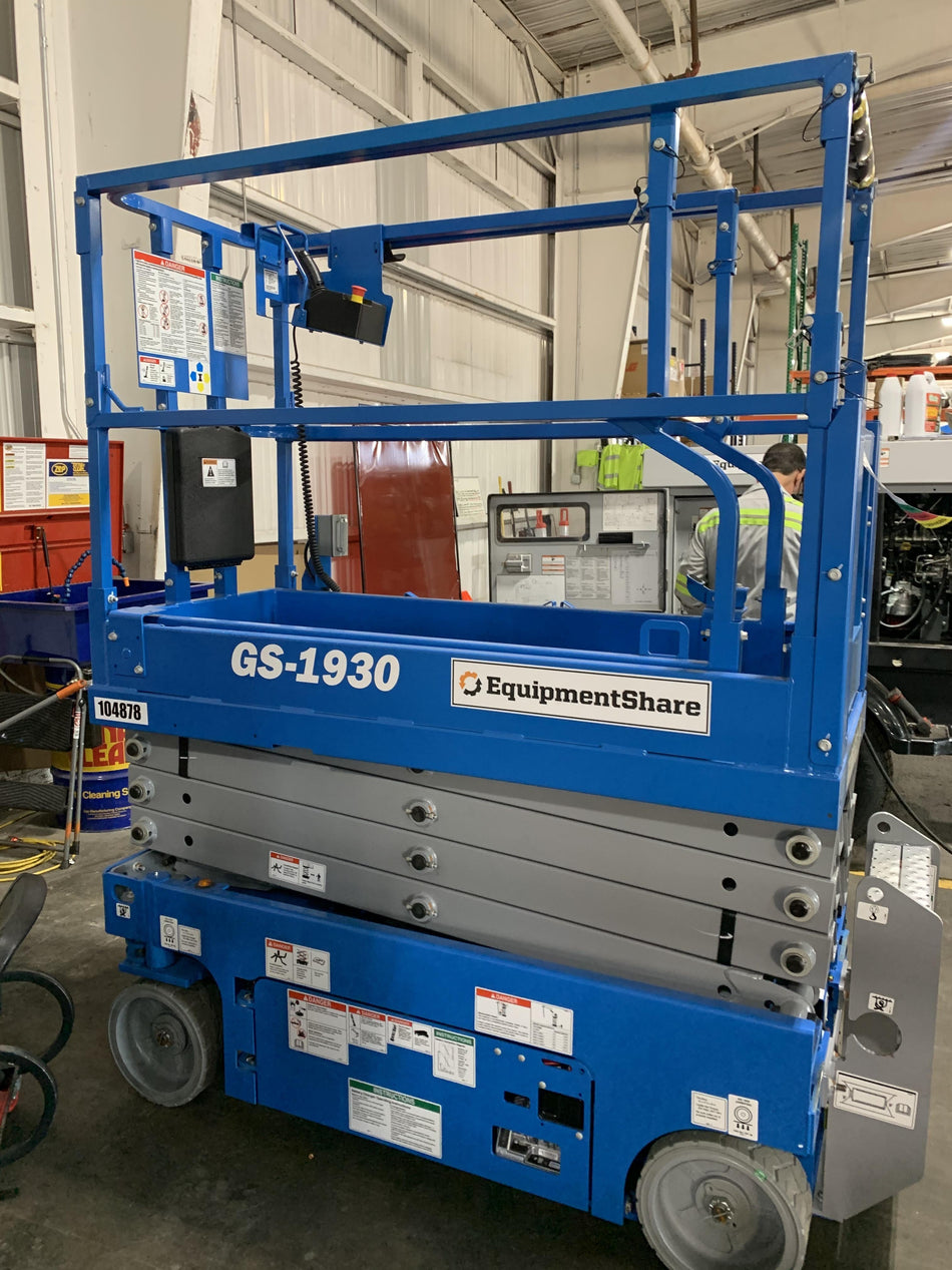 2020 Genie GS-1930 Solid Non Marking Tires, Beacon, Folding rails with half height swing gate, 800W Inverter