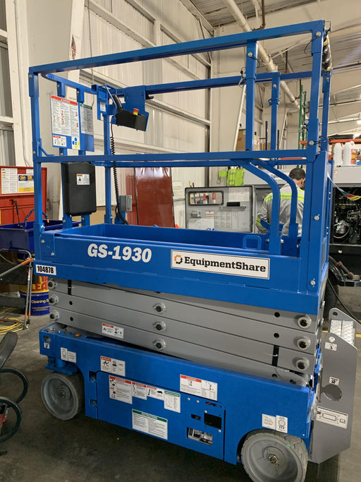 2020 Genie GS-1930 Solid Non Marking Tires, Beacon, Folding rails with half height swing gate, 800W Inverter