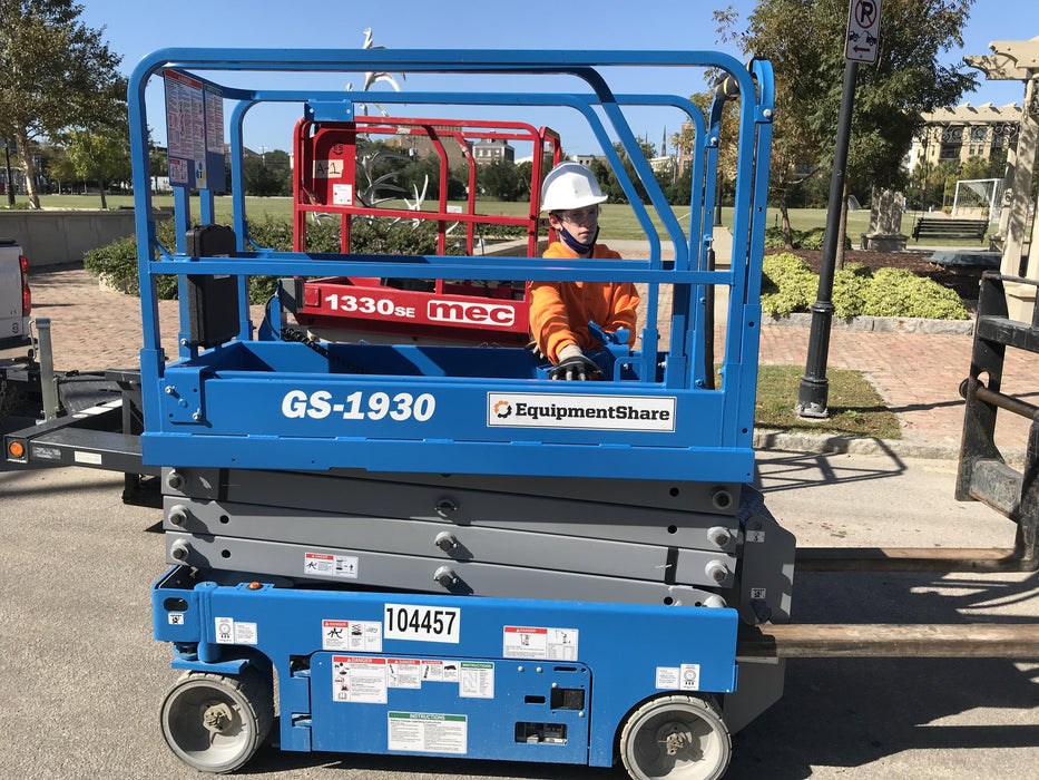 2020 Genie GS-1930 Fixed rails with chain entry gate - Pre A92.20