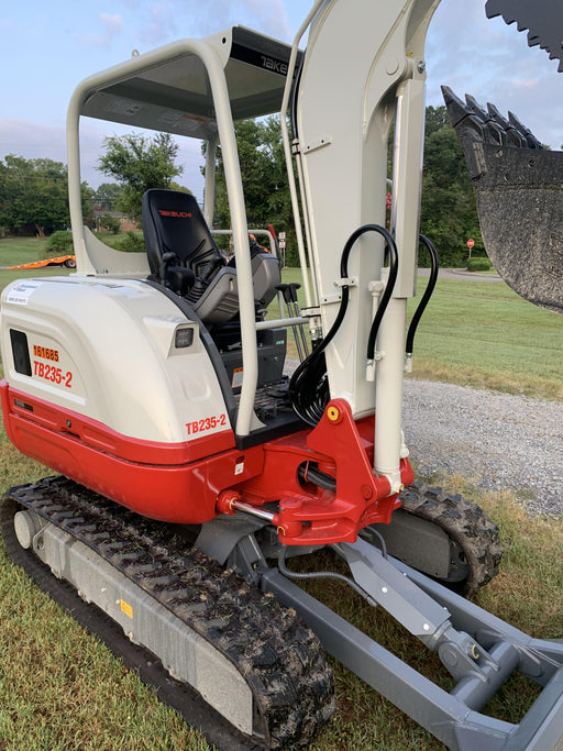2021 TAKEUCHI TB235-2R