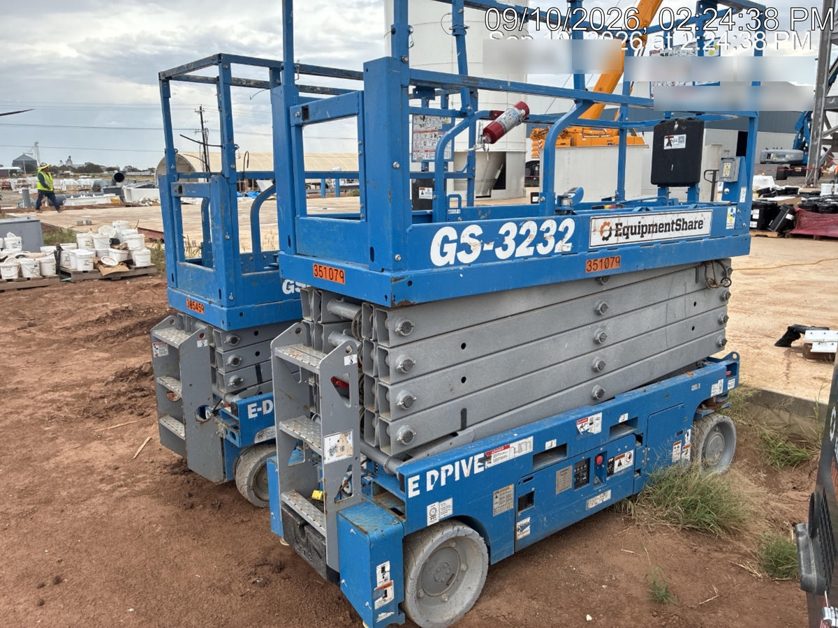 2023 GENIE GS-3232
