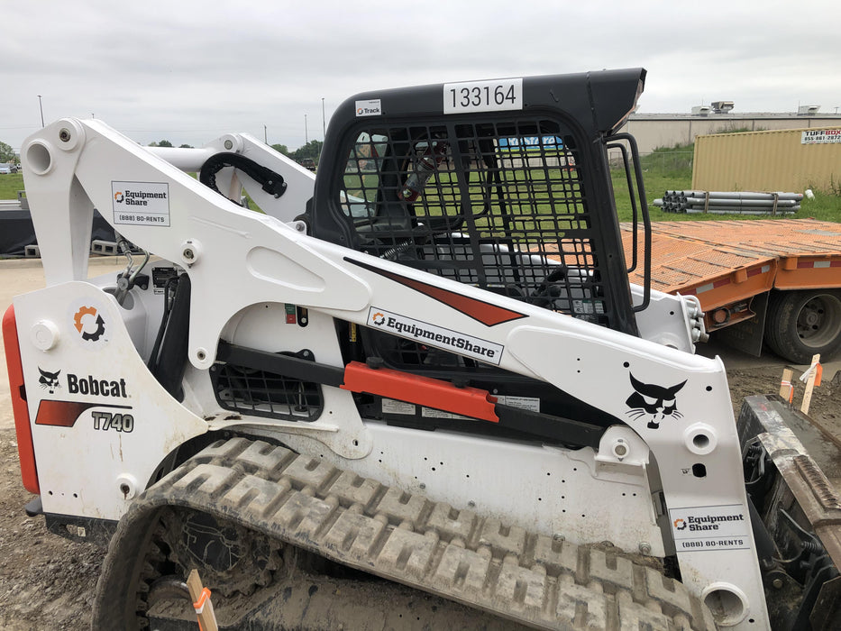 2021 BOBCAT T740