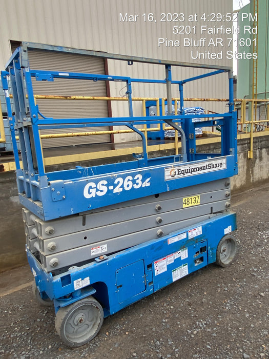 2019 Genie GS-2632 Folding rails with half height swing gate