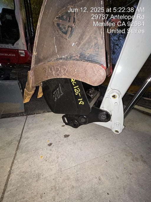 2025 TAKEUCHI 18" HD Bucket - Takeuchi