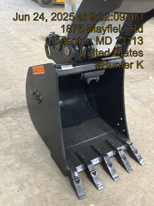 2025 TAKEUCHI 24" Bucket Takeuchi