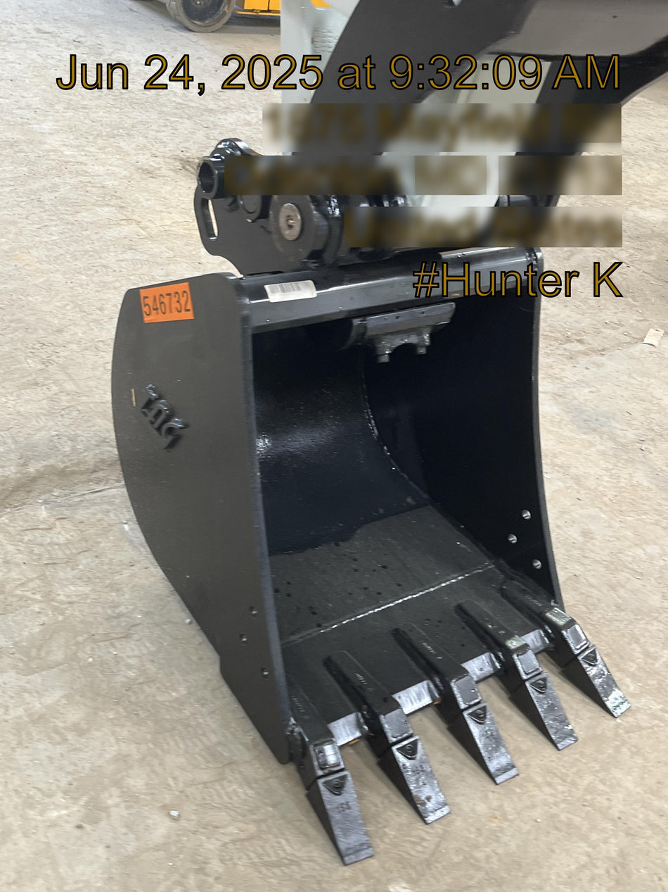 2025 TAKEUCHI 24" Bucket Takeuchi