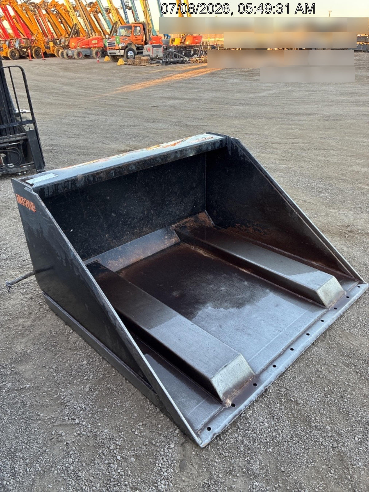 2021 ARROW MATERIAL HANDLING Telehandler Fork Bucket