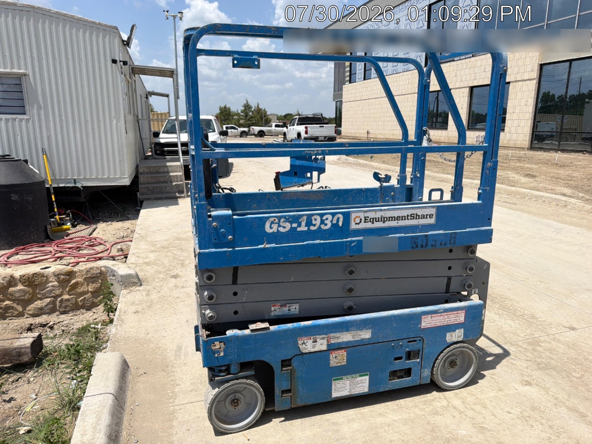 2019 Genie GS-1930 Fixed Rails with Chain Entry