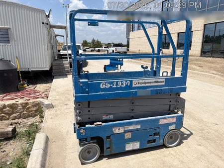 2019 Genie GS-1930 Fixed Rails with Chain Entry