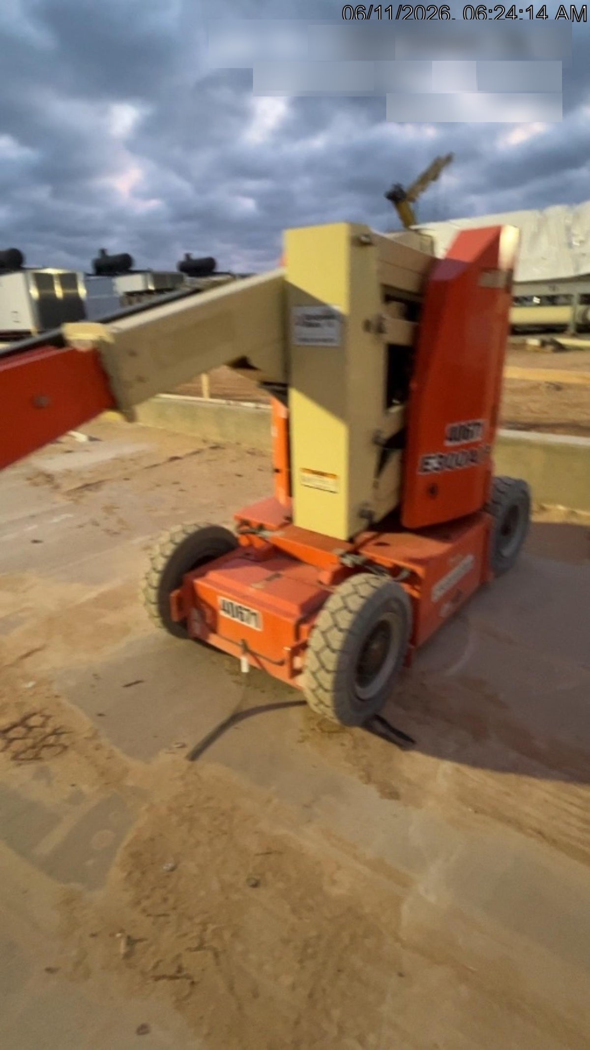 2019 JLG E300AJP