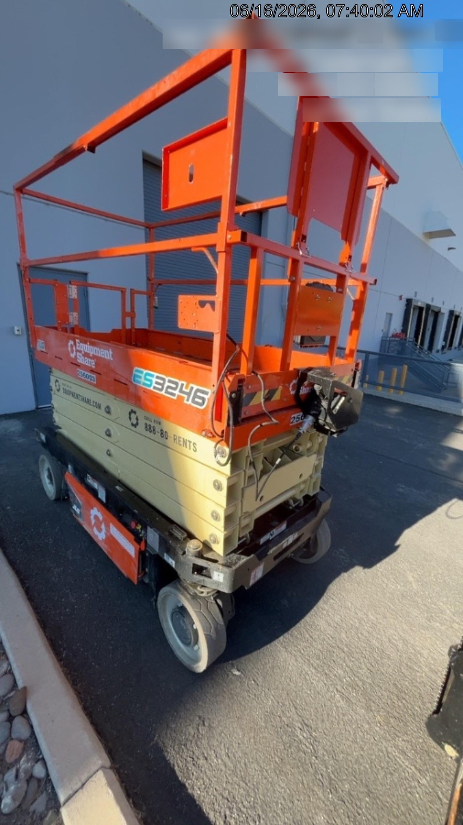2022 JLG ES3246