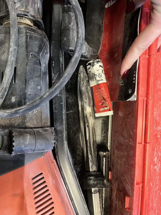 2023 HILTI TE 1000-AVR