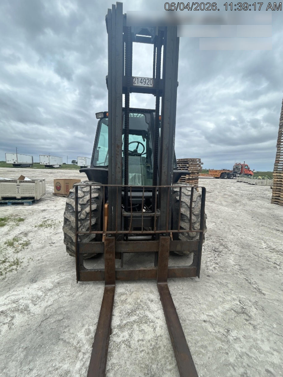 2022 CASE 586H