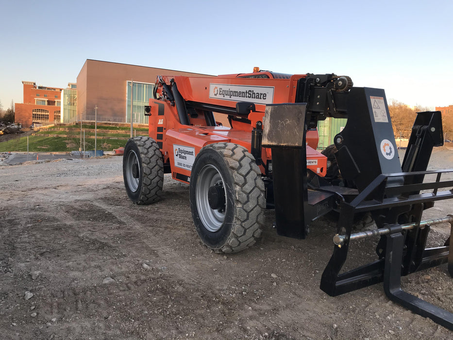 2020 Skytrak 10054 74 Hp, Cab/Heat/Air, FF Tires, Work Lights, Beacon, Aux Hydraulics, Back up Alarm, Lifting Eye, ES Decals