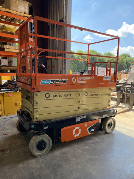 2022 JLG ES3246