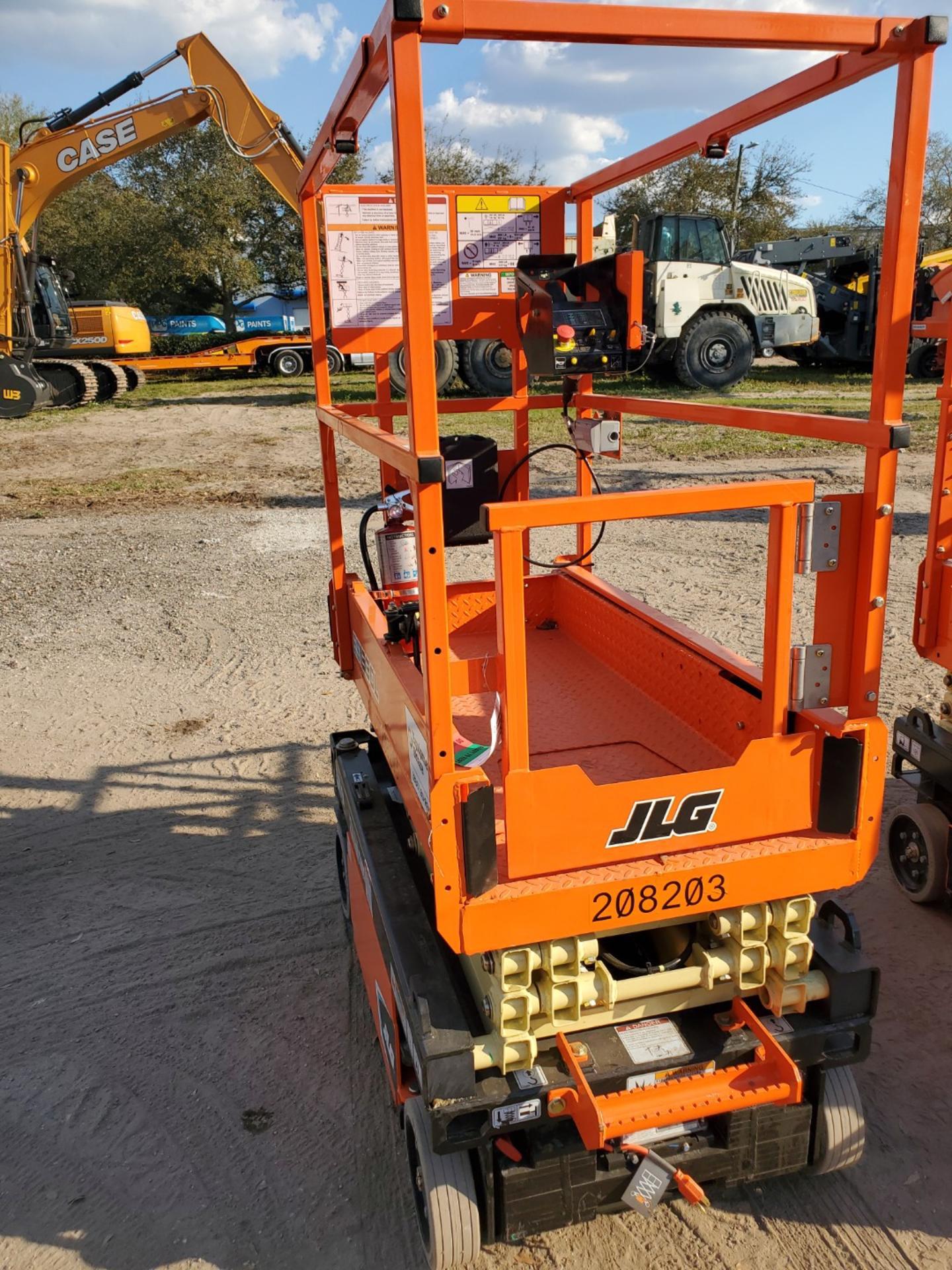 2022 JLG ES1330L