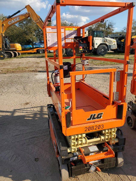 2022 JLG ES1330L