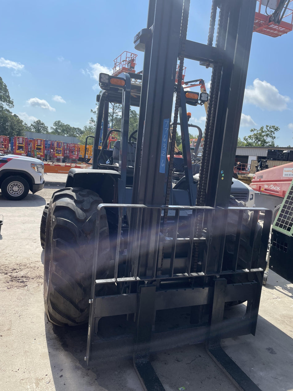 2022 CASE 588H