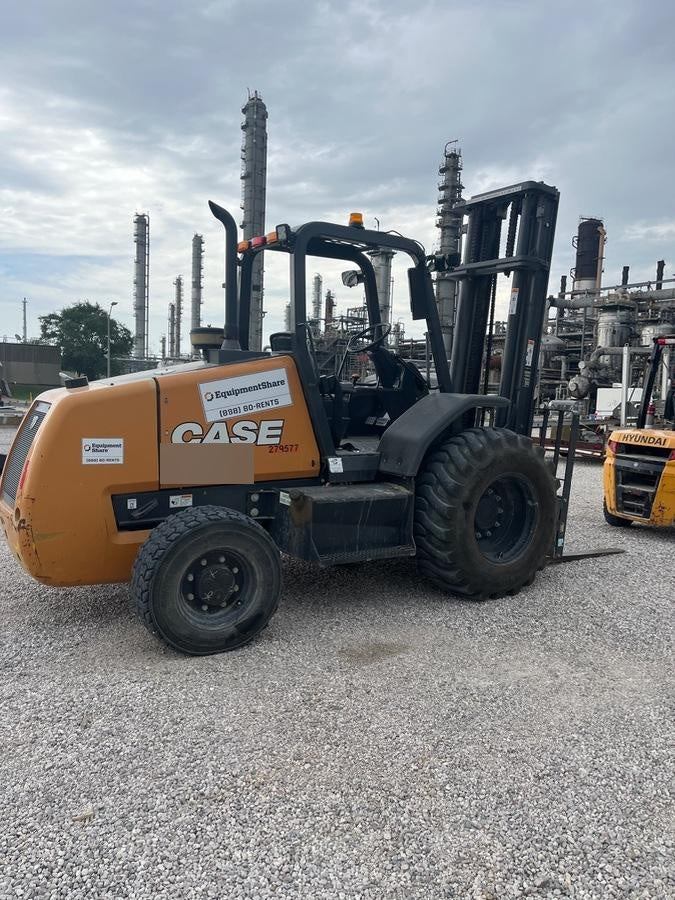 2023 CASE 588H