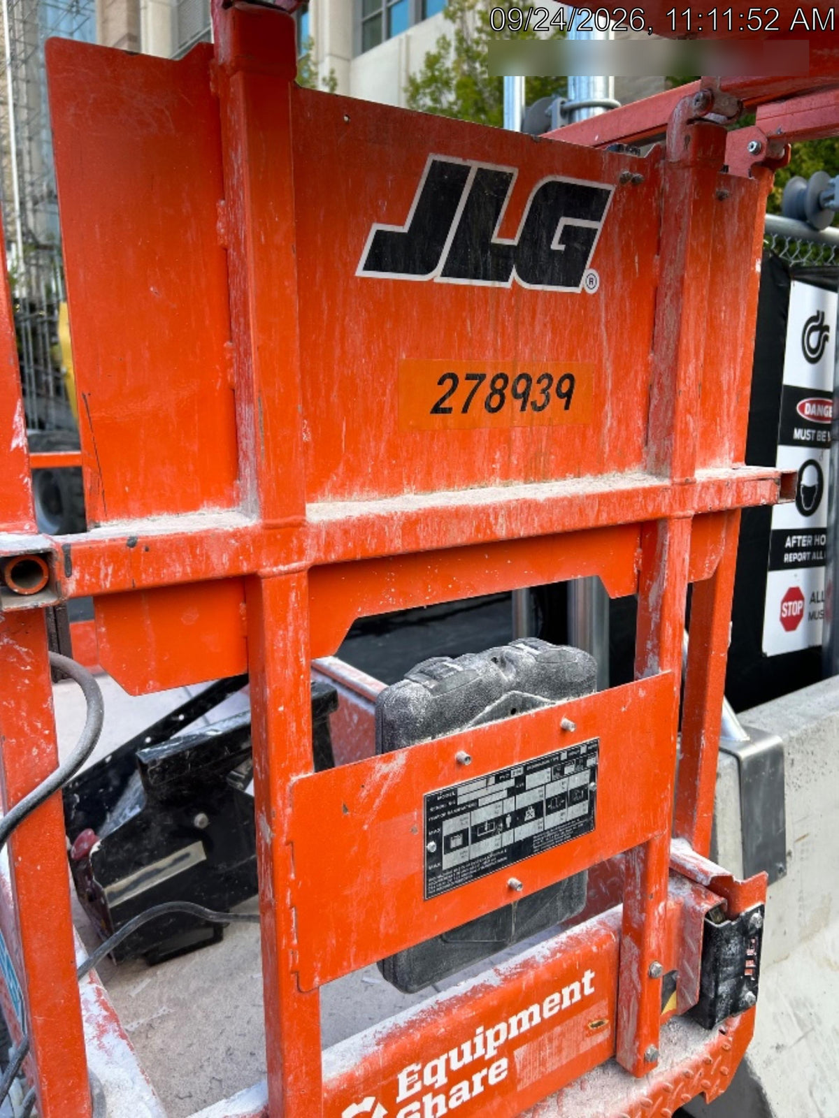 2022 JLG ES1932