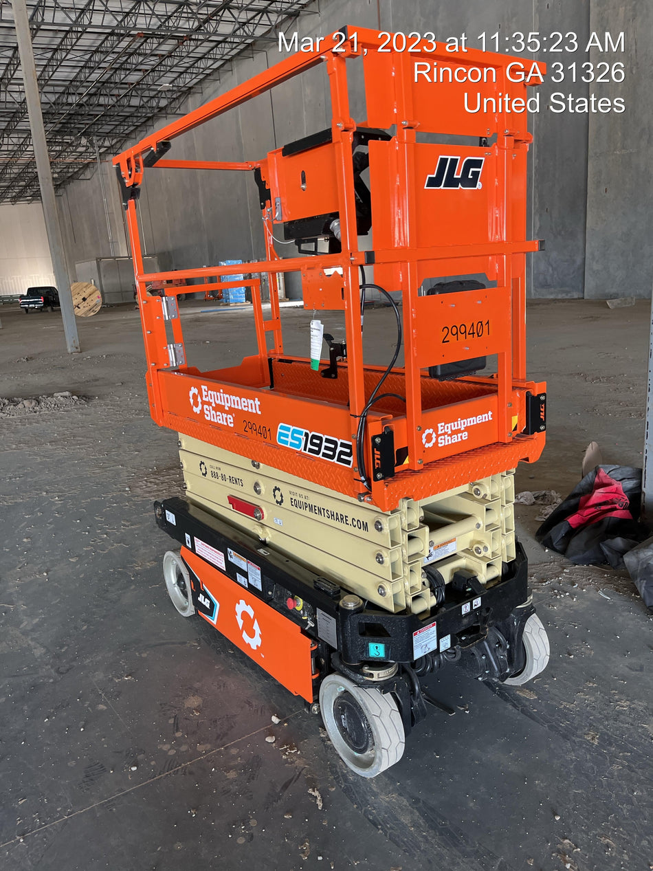 2023 JLG ES1932
