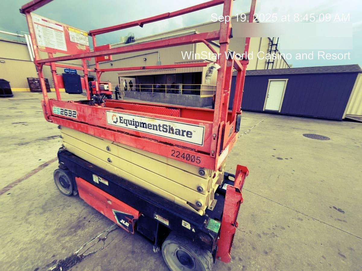 2022 JLG ES2632