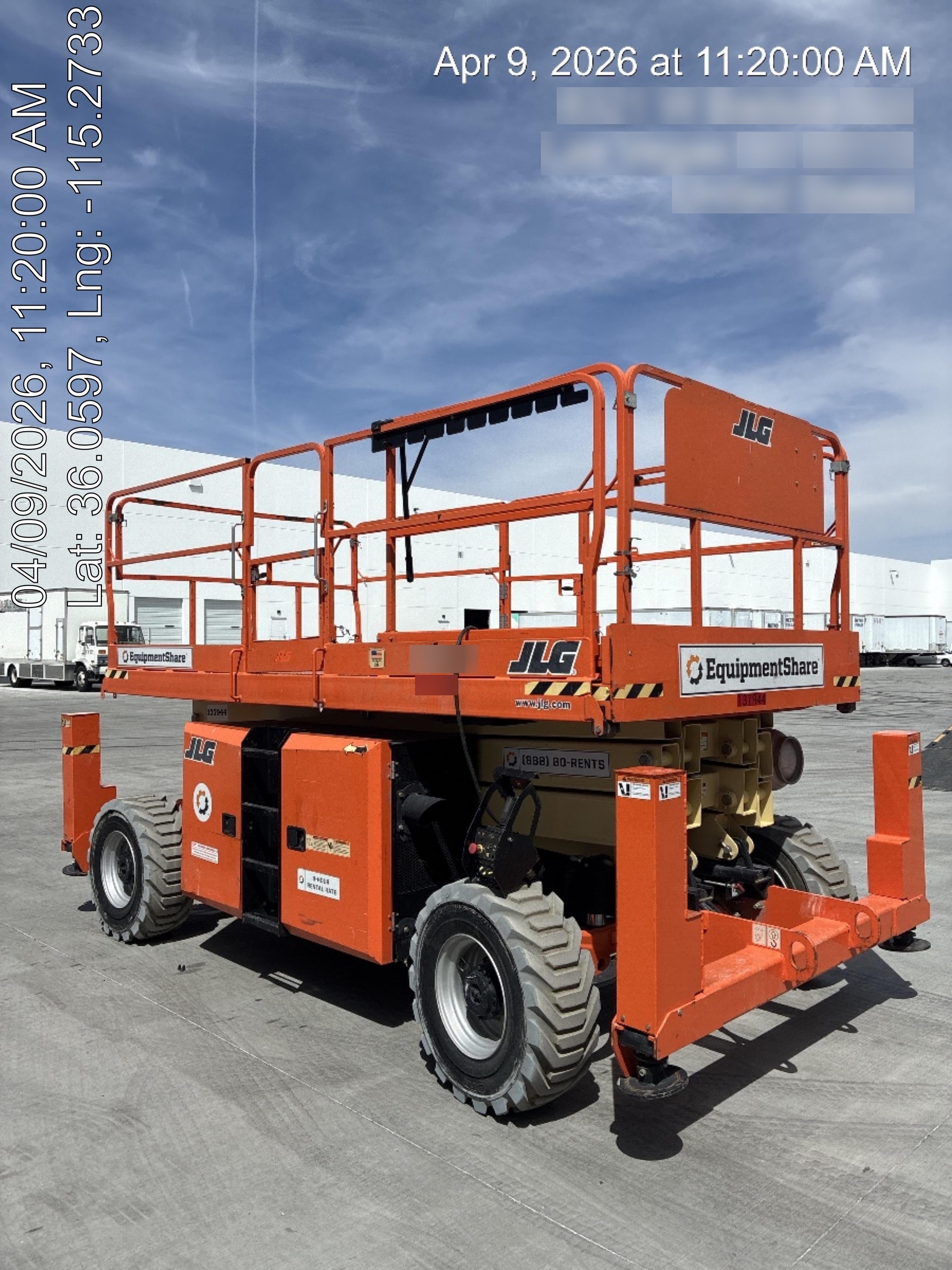 2021 JLG 330LRT