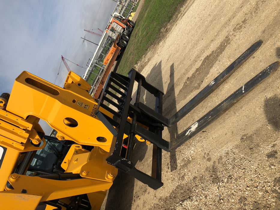 2020 JCB 510-56 Cab/Heat/Air, 74 HP, Solid Tires, STD Worklight, Beacon, Aux Hydraulics, Lifting Eye, Back up Alarm w/66" Carriage/60" Forks