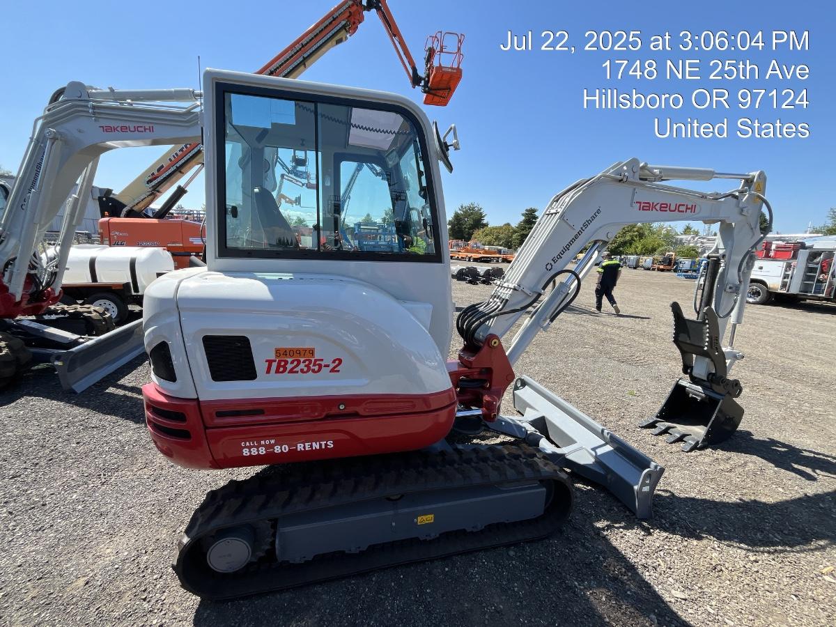 2025 TAKEUCHI TB235-2CR