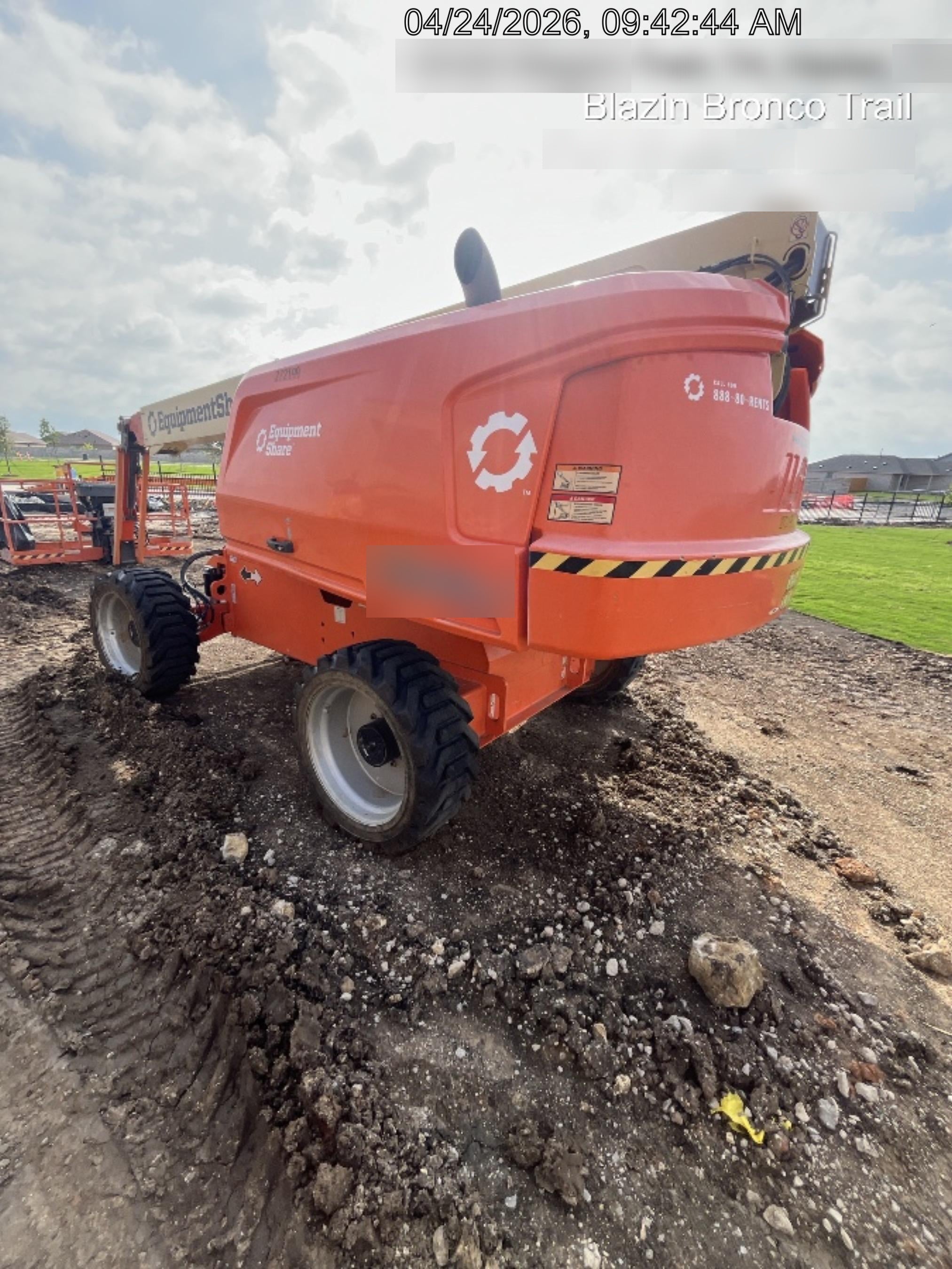 2022 JLG 660SJ