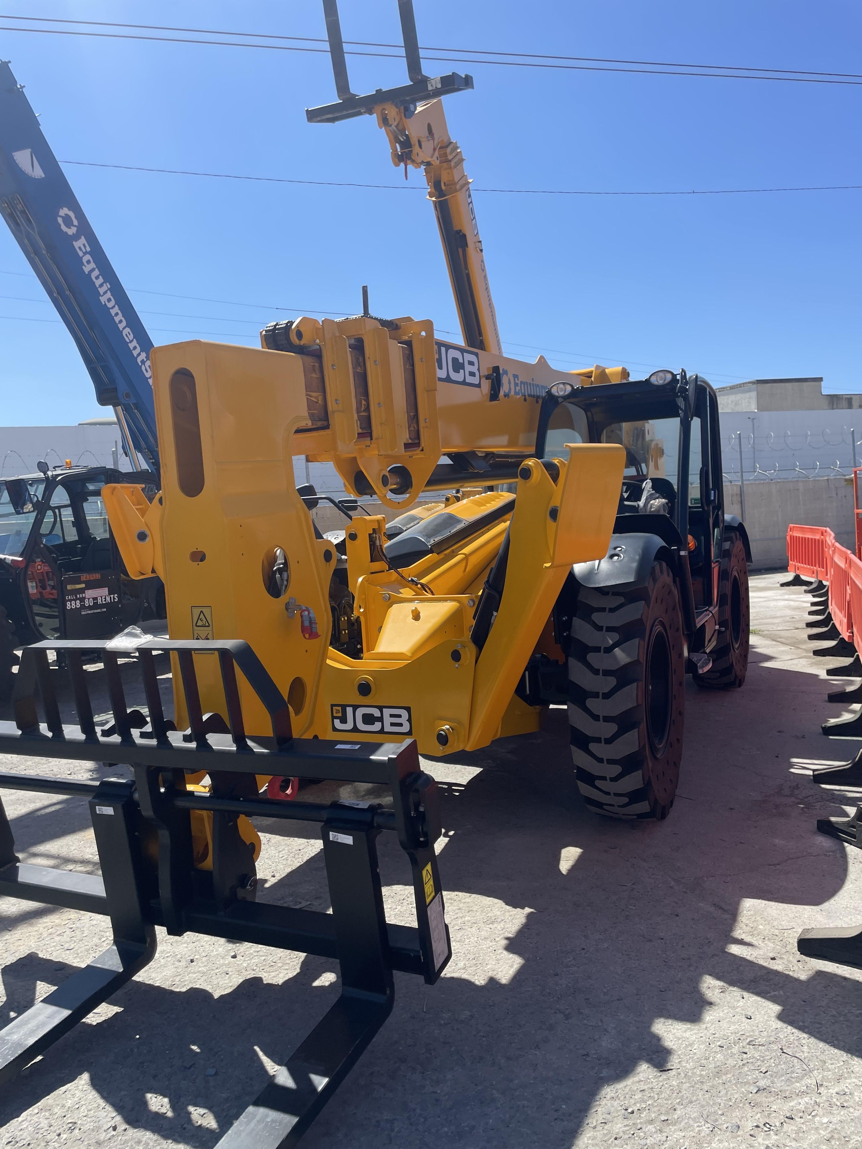 2026 JCB 512-56