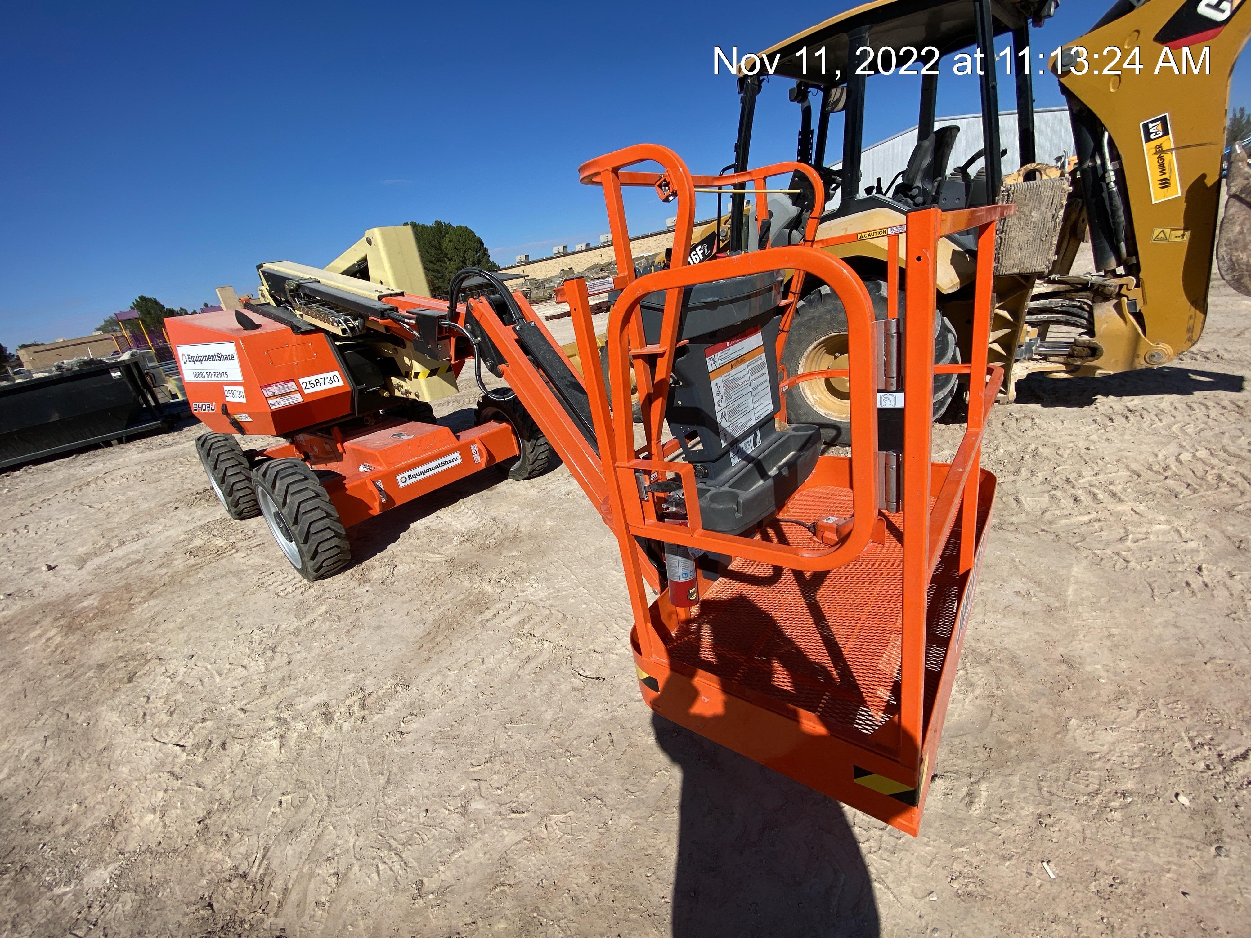 2022 JLG 340AJ