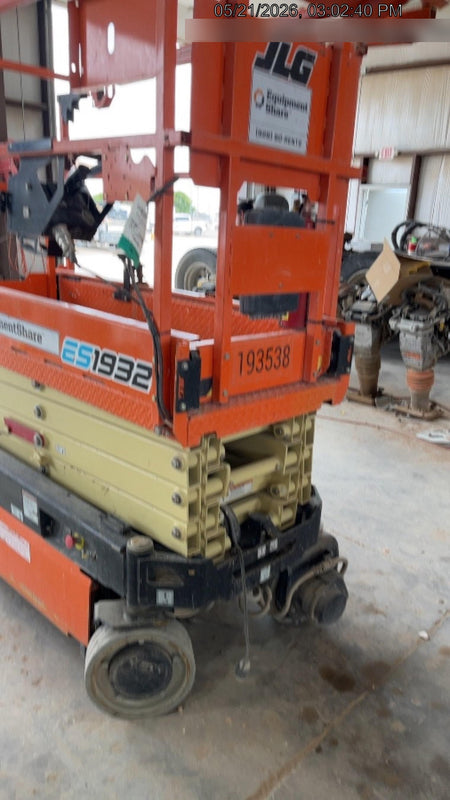 2021 JLG ES1932