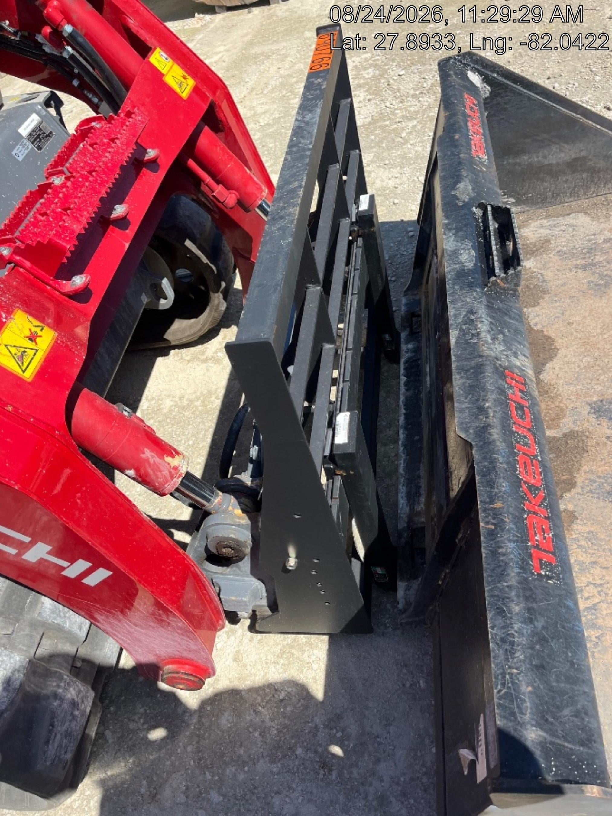 2026 ARROW MATERIAL HANDLING 72" Pallet Forks - Arrow