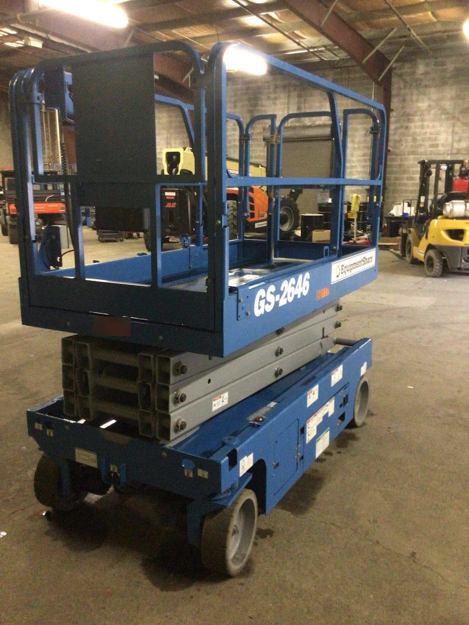 2019 Genie GS-2646 folding rails with full height swing gate, 800W Inverter