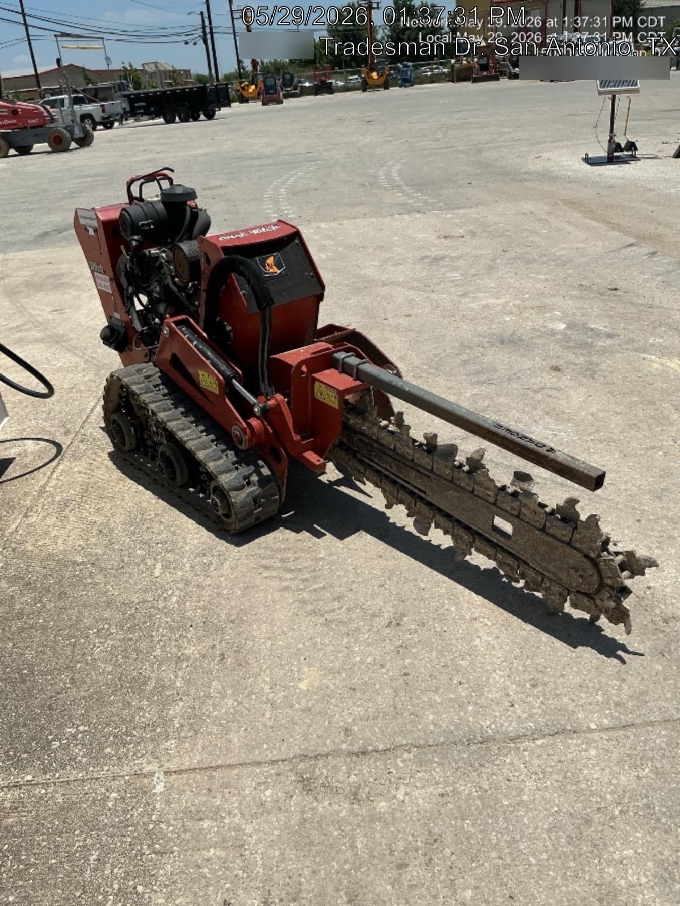 2020 DITCH WITCH C24XA