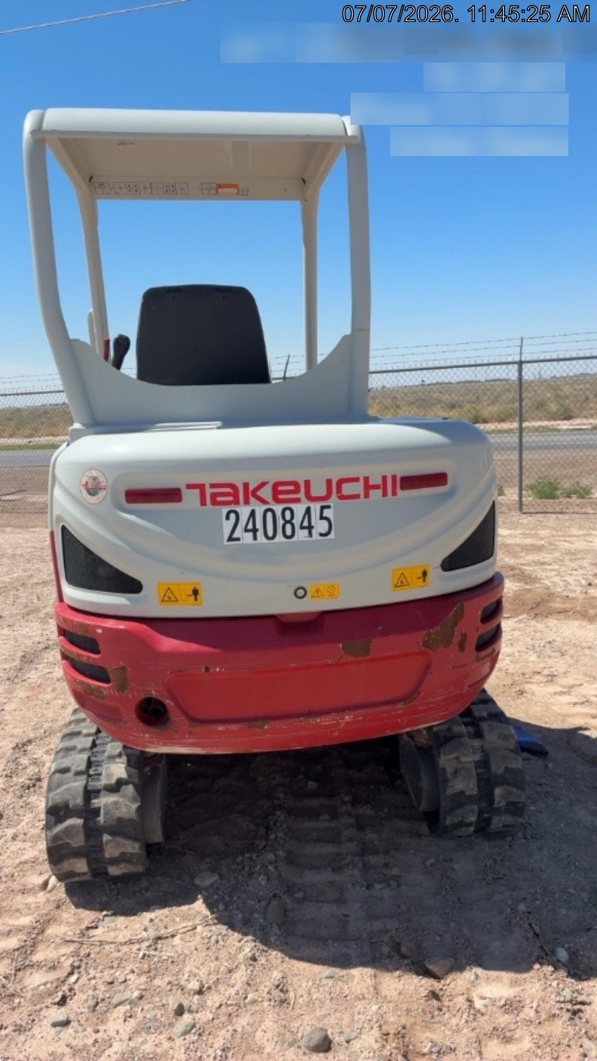 2022 TAKEUCHI TB235-2R