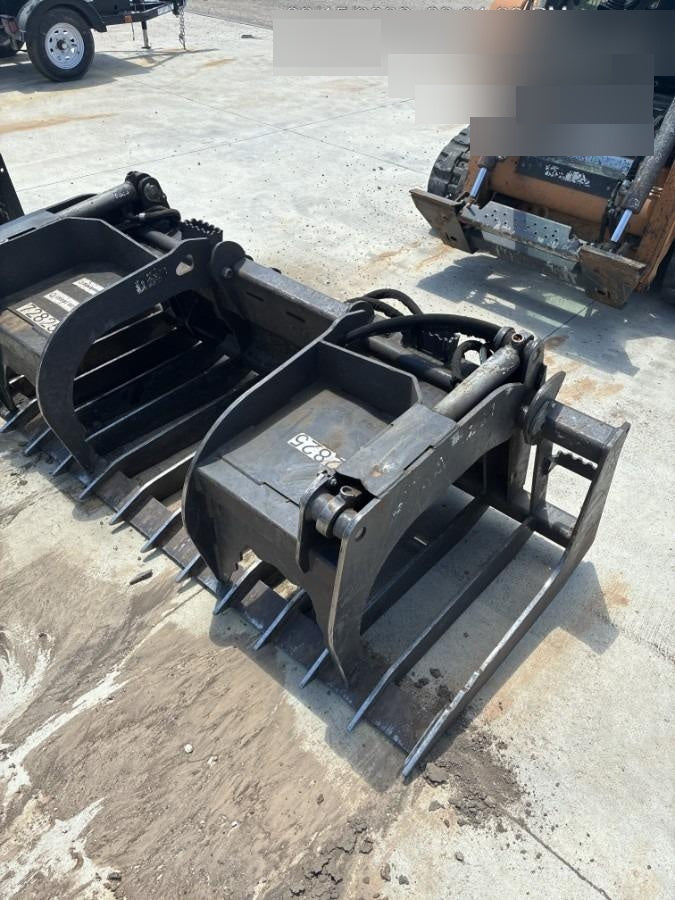 2015 CASE Grapple Bucket Skid Steer - Case