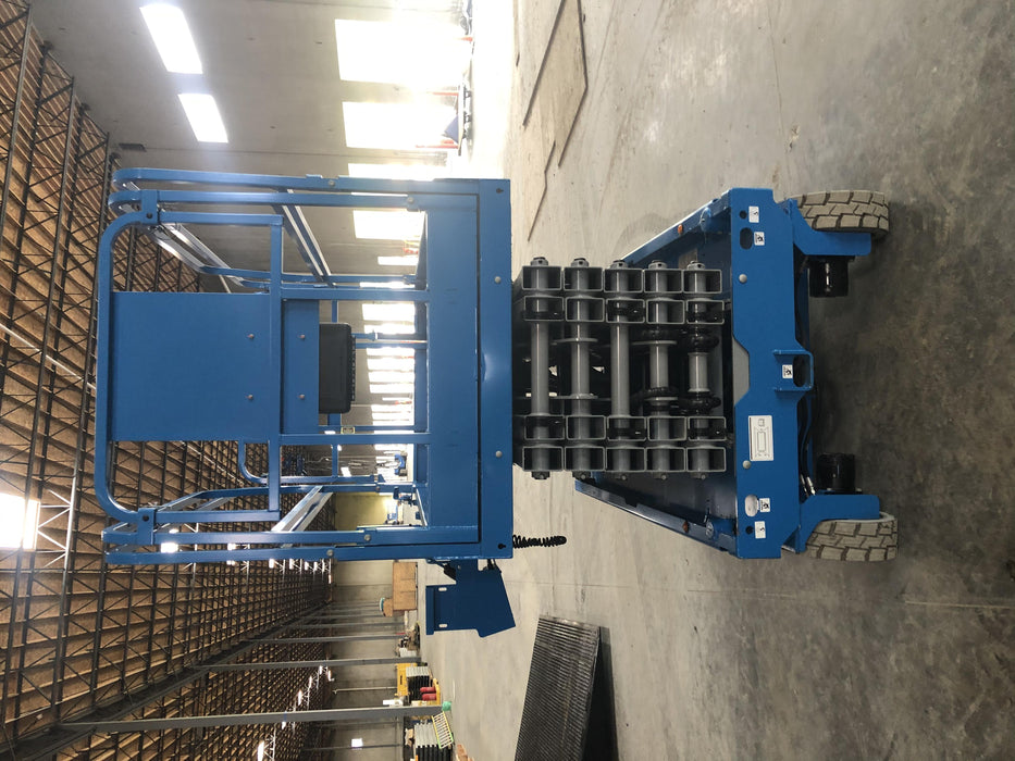 2019 Genie GS-4047 Folding rails with half height swing gate, 800W Inverter