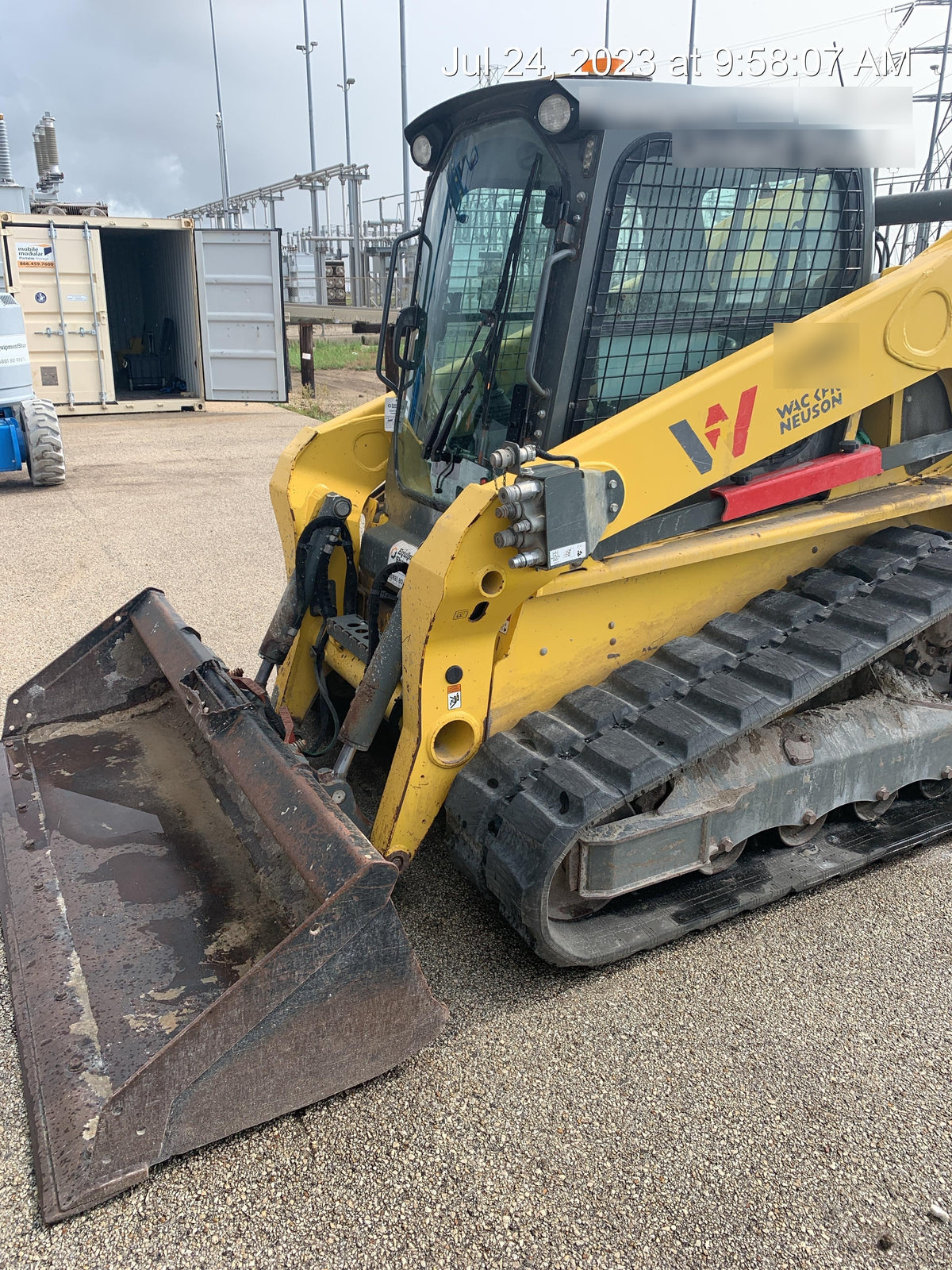 Wacker Neuson ST45 14-Pin Attachment Control T3 Bucket Leveling, Ride Control, CAB/Heat, A/C, Cyclonic Engine Pre-Cleaner, Block Heater (110v) T4F, Counter Weights, Dual Beam Work Lights,  Radio, Back-Up Camera, Zero-Drift Hydraulic Valve, Foot Throttle, 4 Way Flasher Kit, Scavenger Air Cleane, Synthetic Hydraulic Oil, High Flow LF	Hydraulic Coupler SSL/CTL