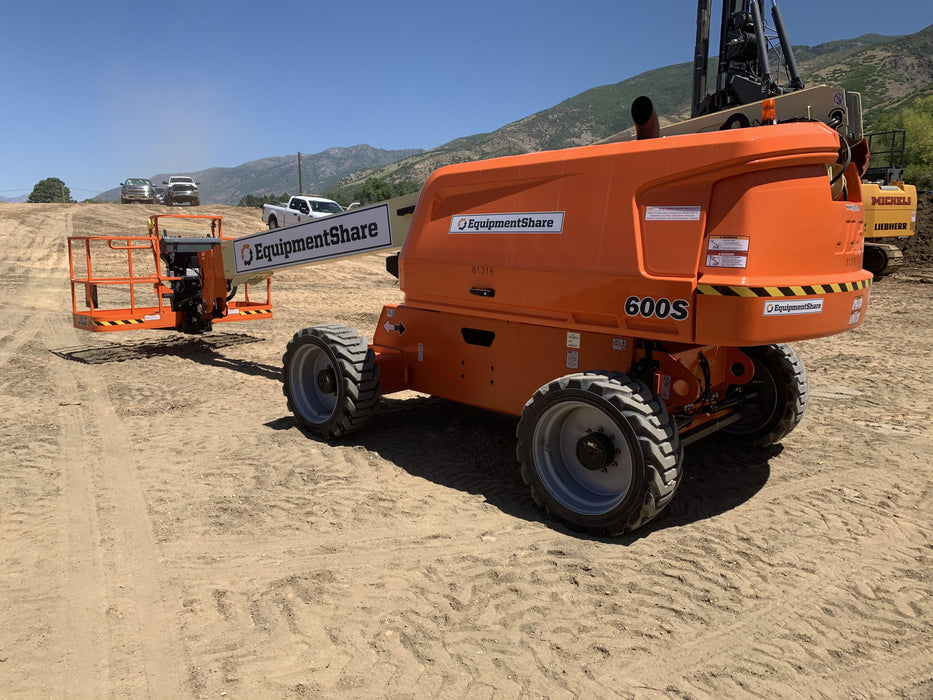 2020 JLG 600S