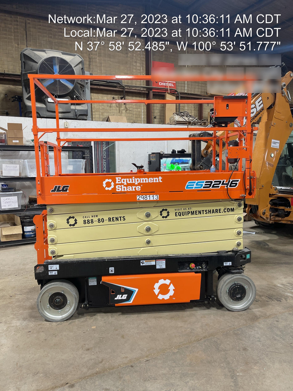 2023 JLG ES3246