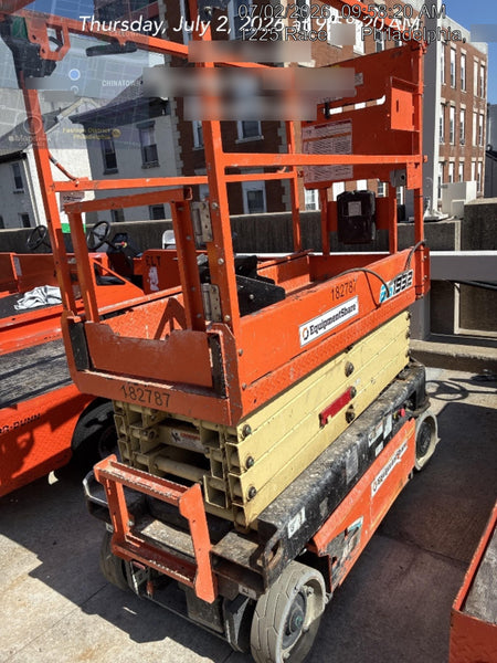 2021 JLG ES1932
