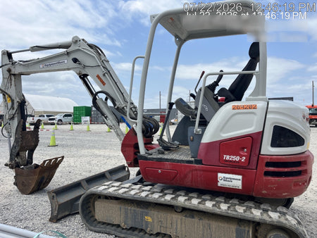 2022 TAKEUCHI TB250-2R