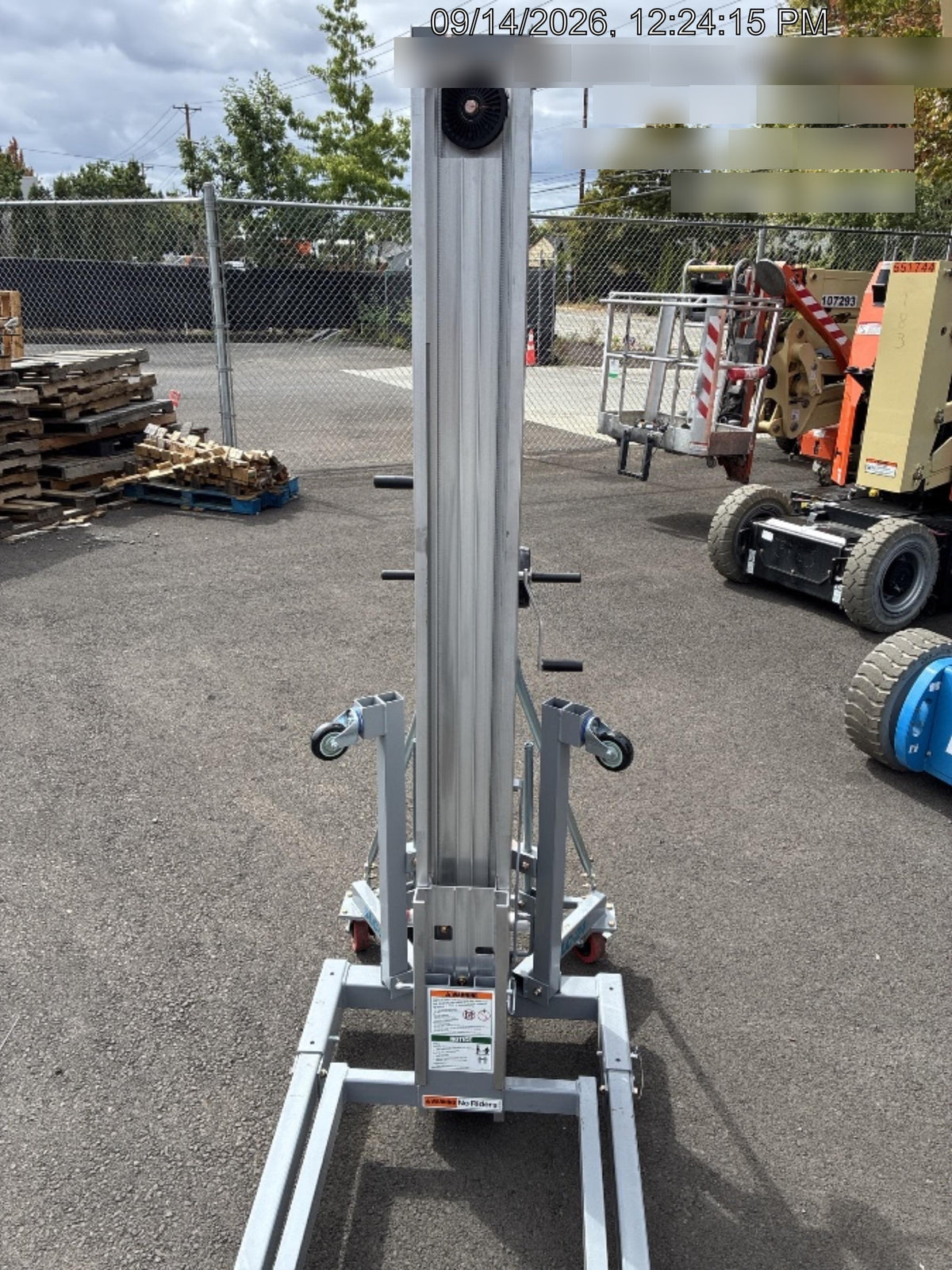 2025 GENIE SLC-24
