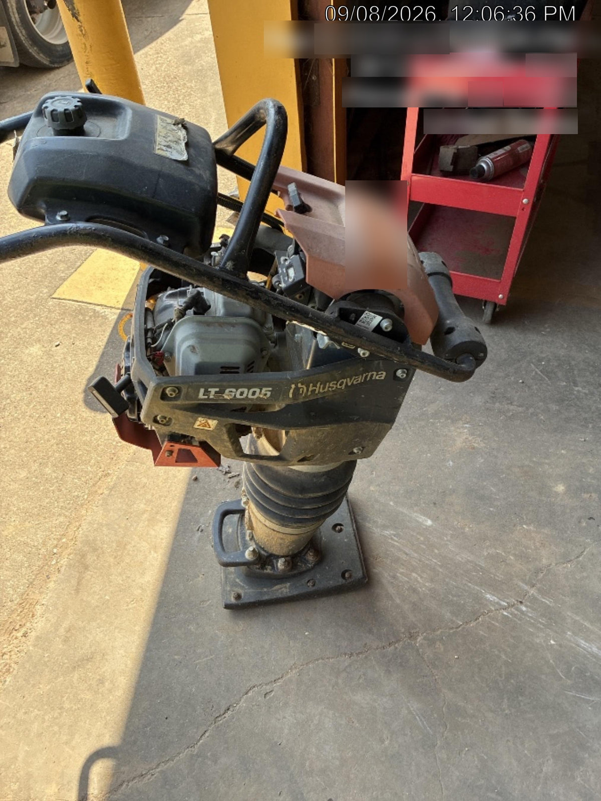 2025 HUSQVARNA LT6005
