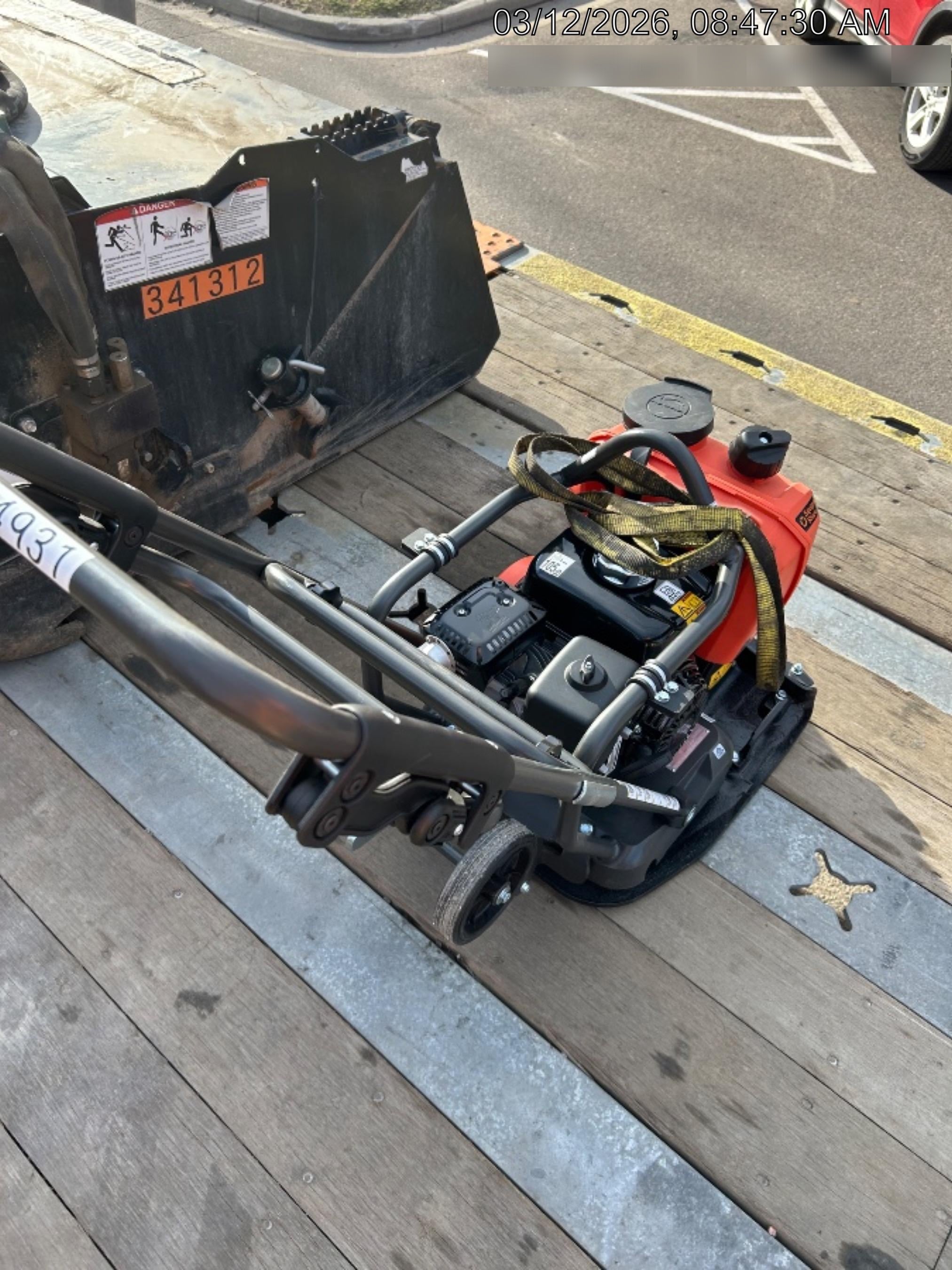 2025 HUSQVARNA LF75