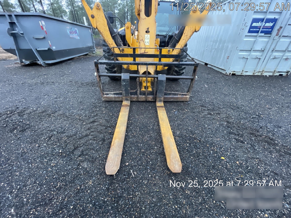 2019 JCB 512-56 109 HP w/CAB/HVAC, Beacon, Aux Hydraulics, Worklights, Solid Tires