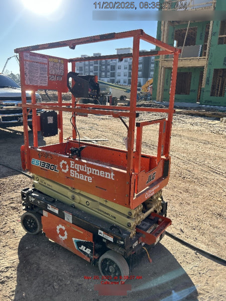 2022 JLG ES1330L