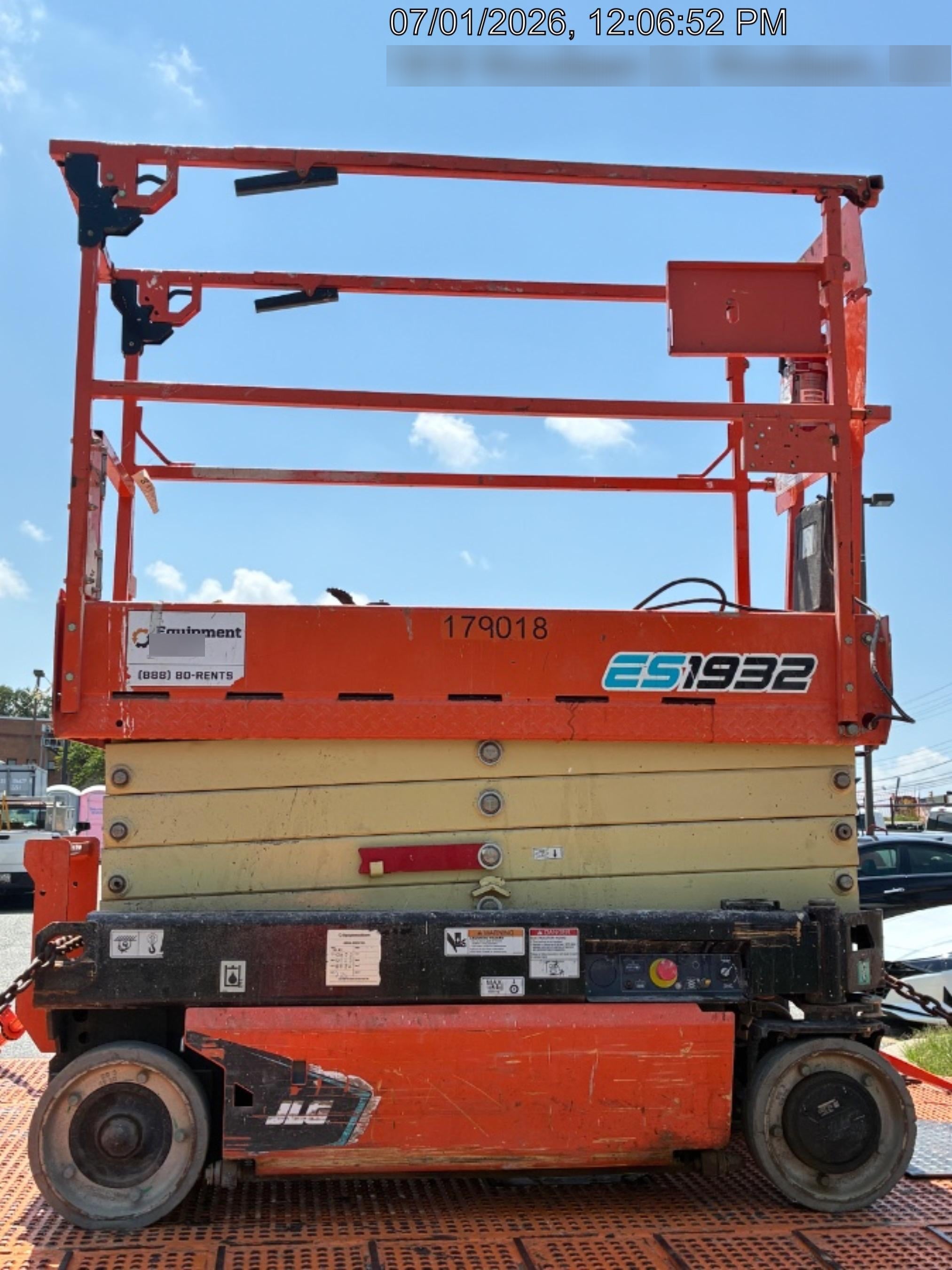 2021 JLG ES1932
